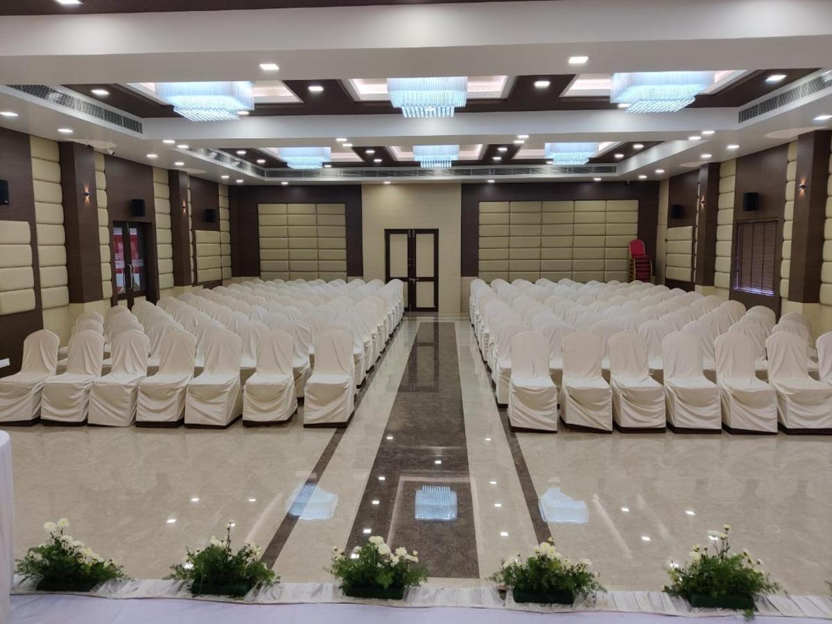 Sri Ram Hotel Tirunelveli Esterno foto