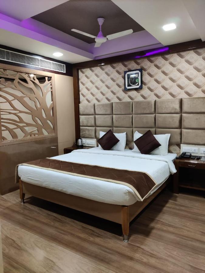 Sri Ram Hotel Tirunelveli Esterno foto