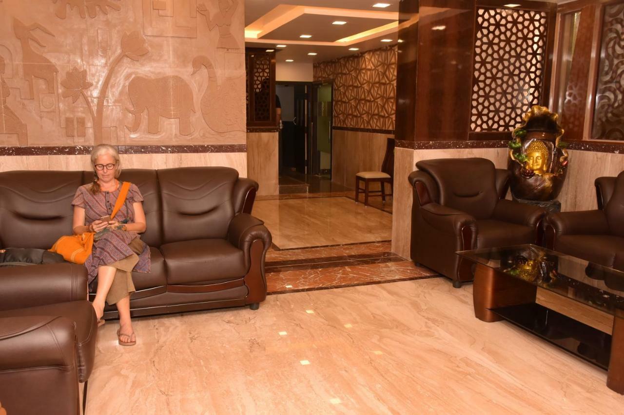 Sri Ram Hotel Tirunelveli Esterno foto