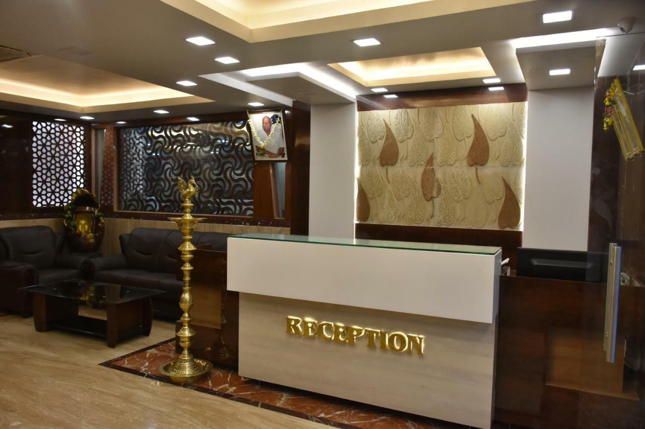 Sri Ram Hotel Tirunelveli Esterno foto
